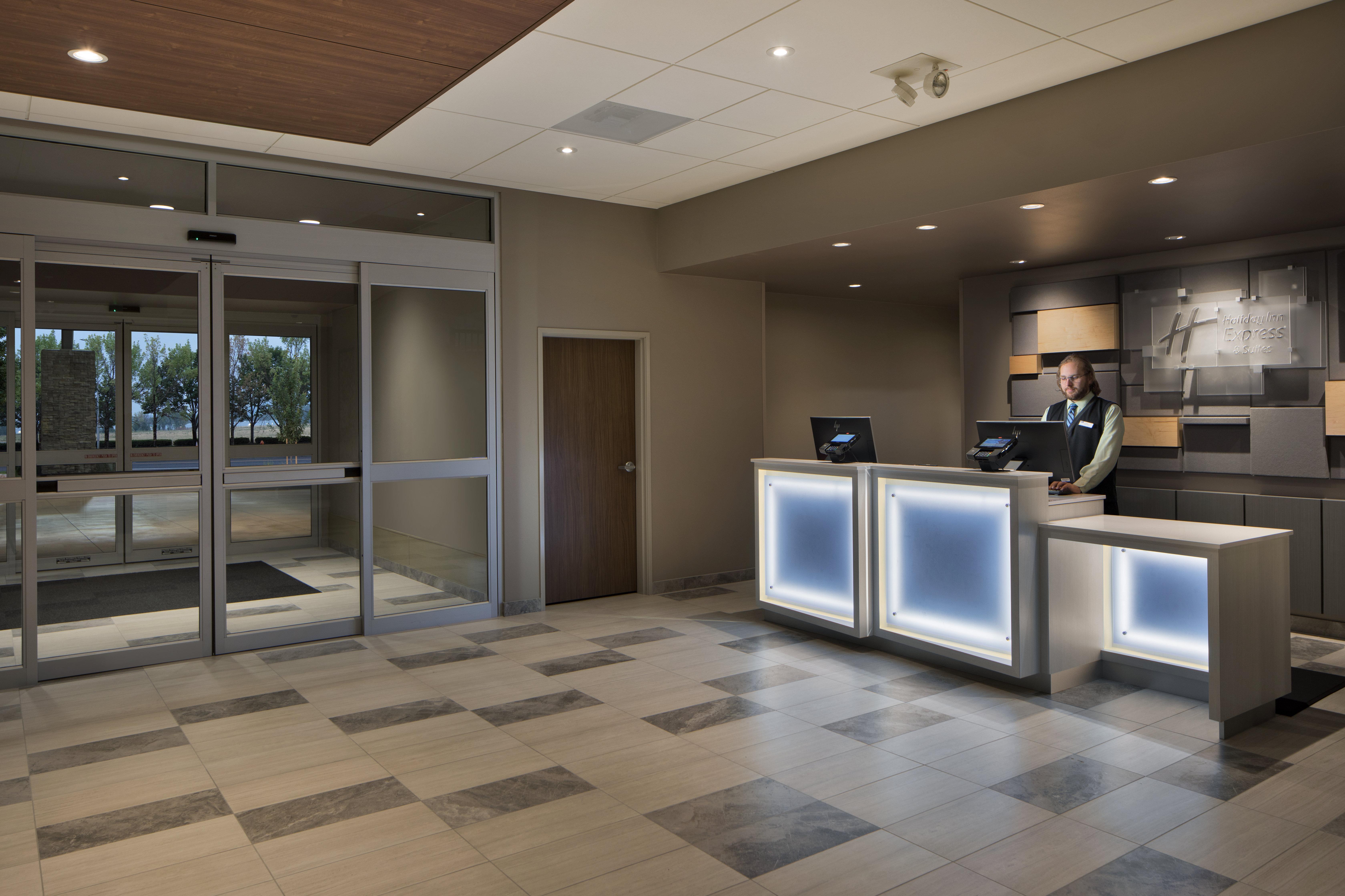Holiday Inn Express & Suites - Portland Airport - Cascade Stn By Ihg Bagian luar foto